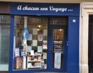 DEVANTURE FACADE PHILEAS FROG VOYAGES agence de voyages à la carte 90 rue Nollet Paris 17 1